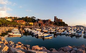 Libeccio 1 - Holiday Home & Parking