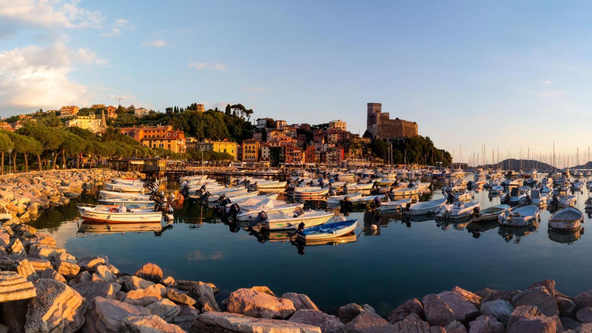 Libeccio 1 - Holiday Home & Parking Lerici Esterno foto